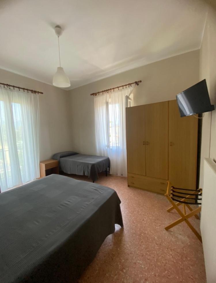Hotel Sole Марина-ди-Масса Экстерьер фото